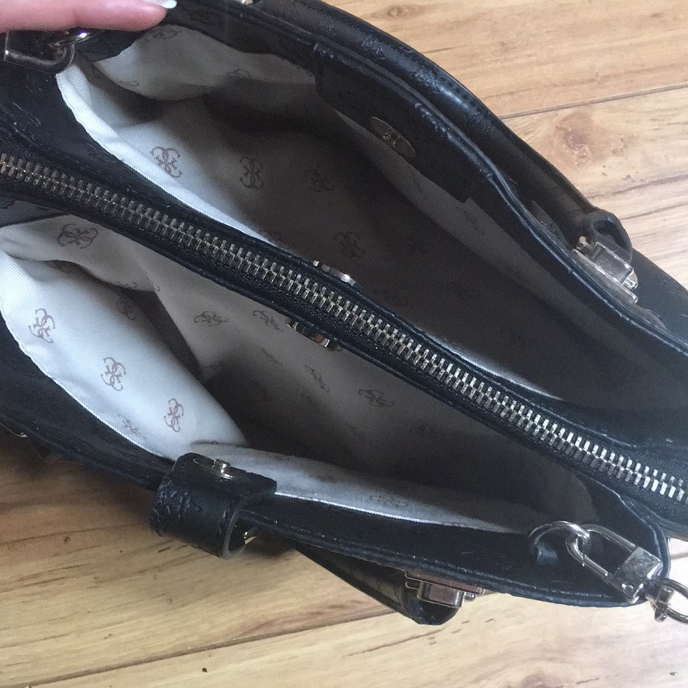 Guess 3 Section Bag - Picture 5 of 8